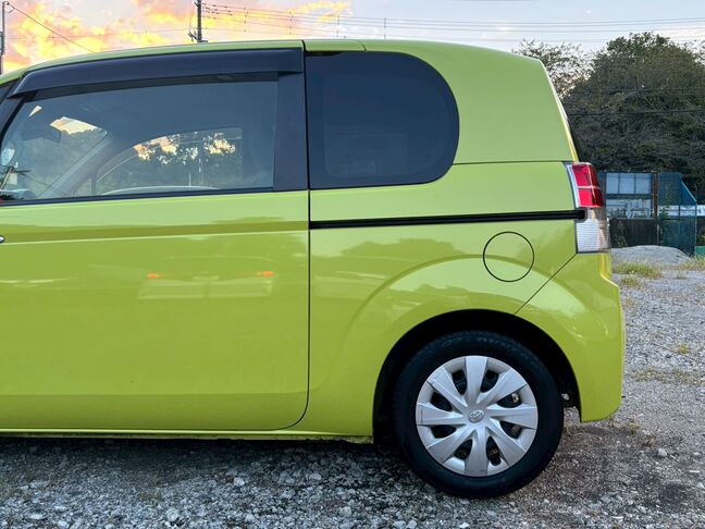 個性的なカラーと美しいフォルム！ 鮮やかなイエローのボディは、スペイド特有の左右非対称なデザインを一層際立たせています。【スペイド】